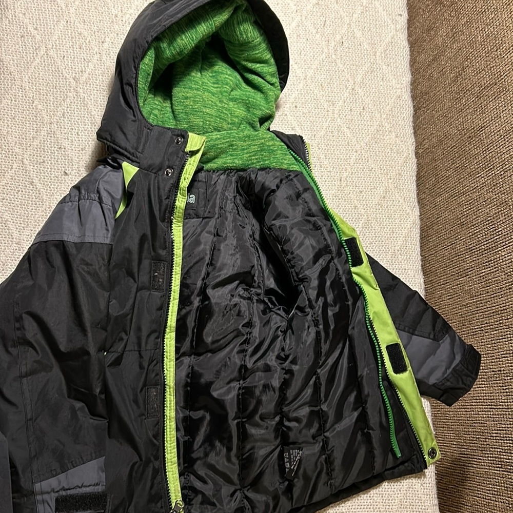 Boys 3 in 1 winter coat. Size 4